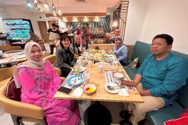 Iftar with Prof. Dato' Dr. Tengku Aizan (second from right)