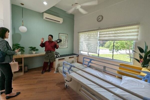 Visiting a room designed for occupants with dementia