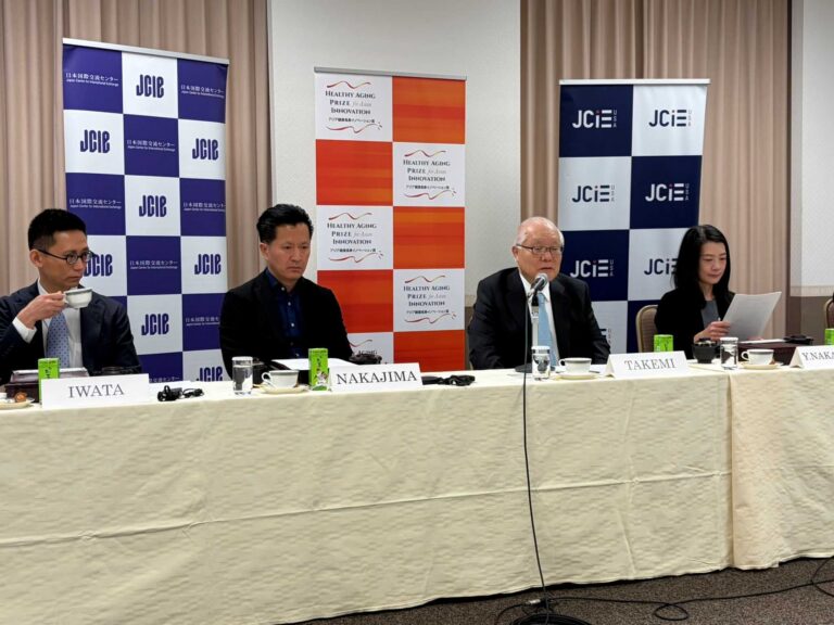 Discussions during the breakfast roundtable for HAPI winners