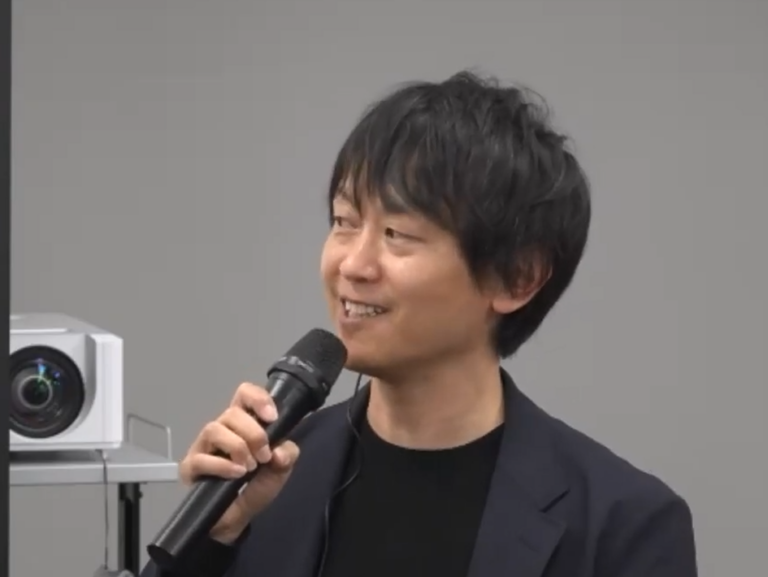 Hiroyuki Fukasawa sharing his thoughts during the panel discussion