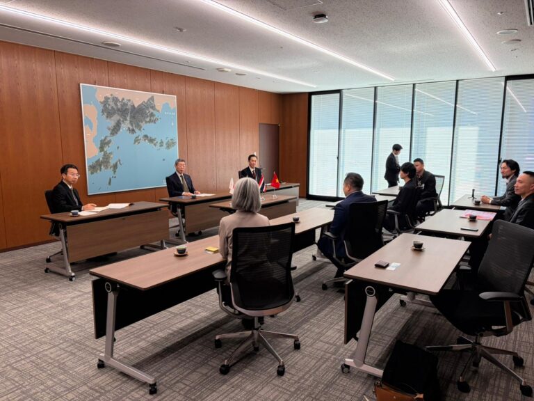 Discussions with Mayor Yoshiake Shinhara